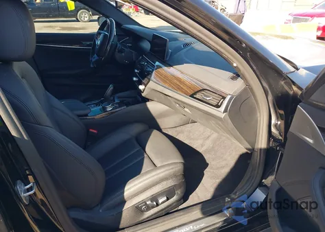 2020 BMW 530E Iperformance z USA, uszkodzony, nr VIN WBAJA9C09LCE18111